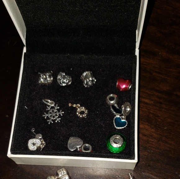 Pandora Bracelet with 11 charms - Picture 2 of 3